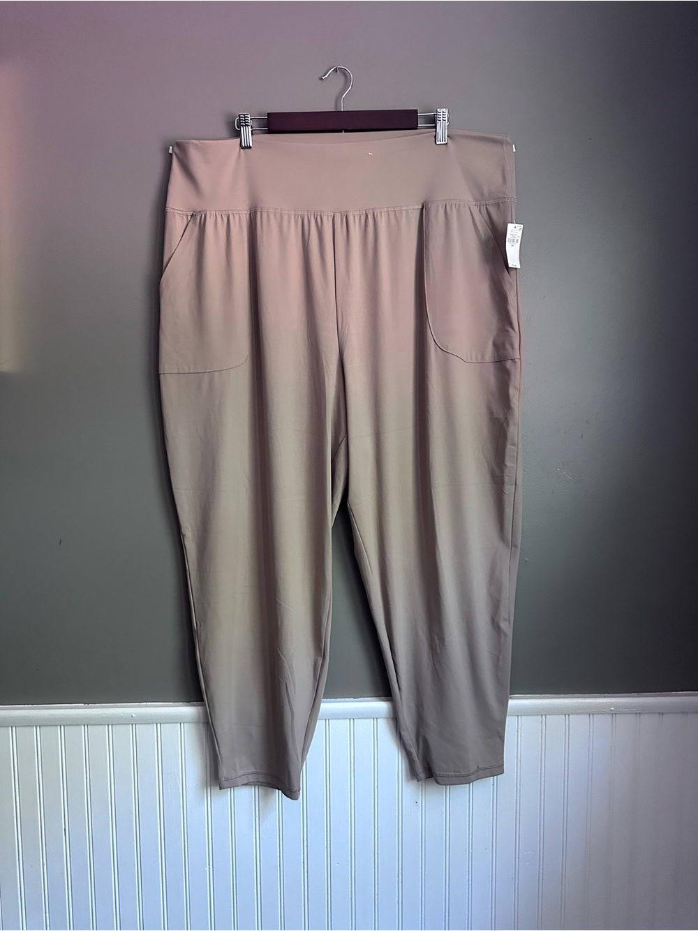 High Waisted Studio Smooth Jogger Pants Size XX-Large (US) 24 (UK)